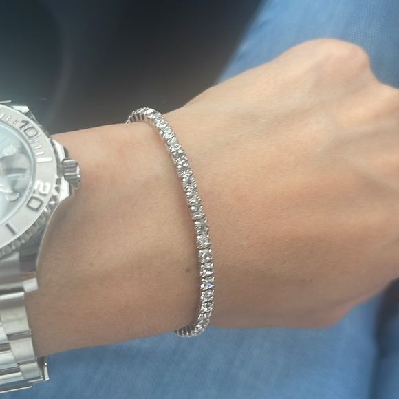 Diamond style Tennis bracelet - Picture 2 of 4